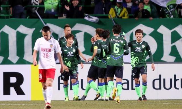  那不勒斯锋霸帽子戏法  